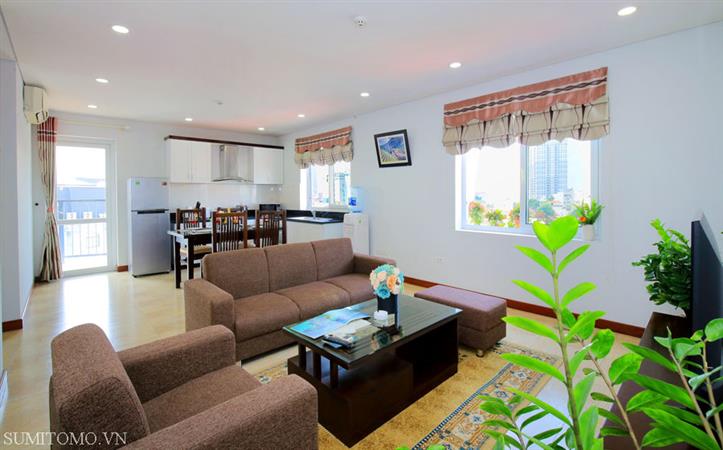 Apartment for rent in Cau Giay district, Dong Quan street, airy, with balcony, fully furnished and serviced