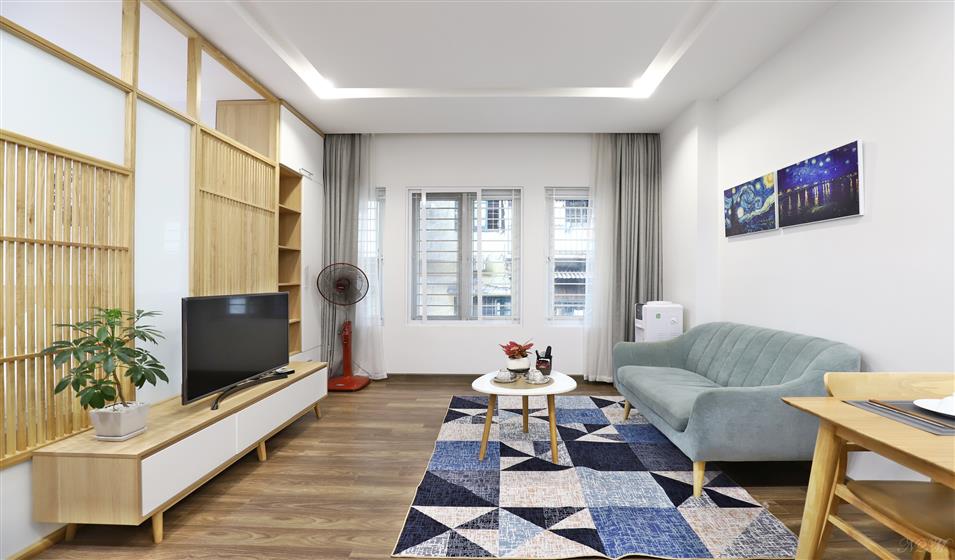 Căn hộ 1 ngủ cho thuê phố Linh Lang, view đẹp, đầy đủ tiện nghi